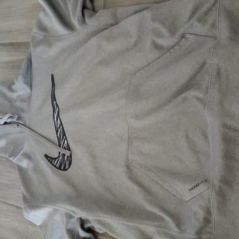Nike dri fit hooded sweatshirt